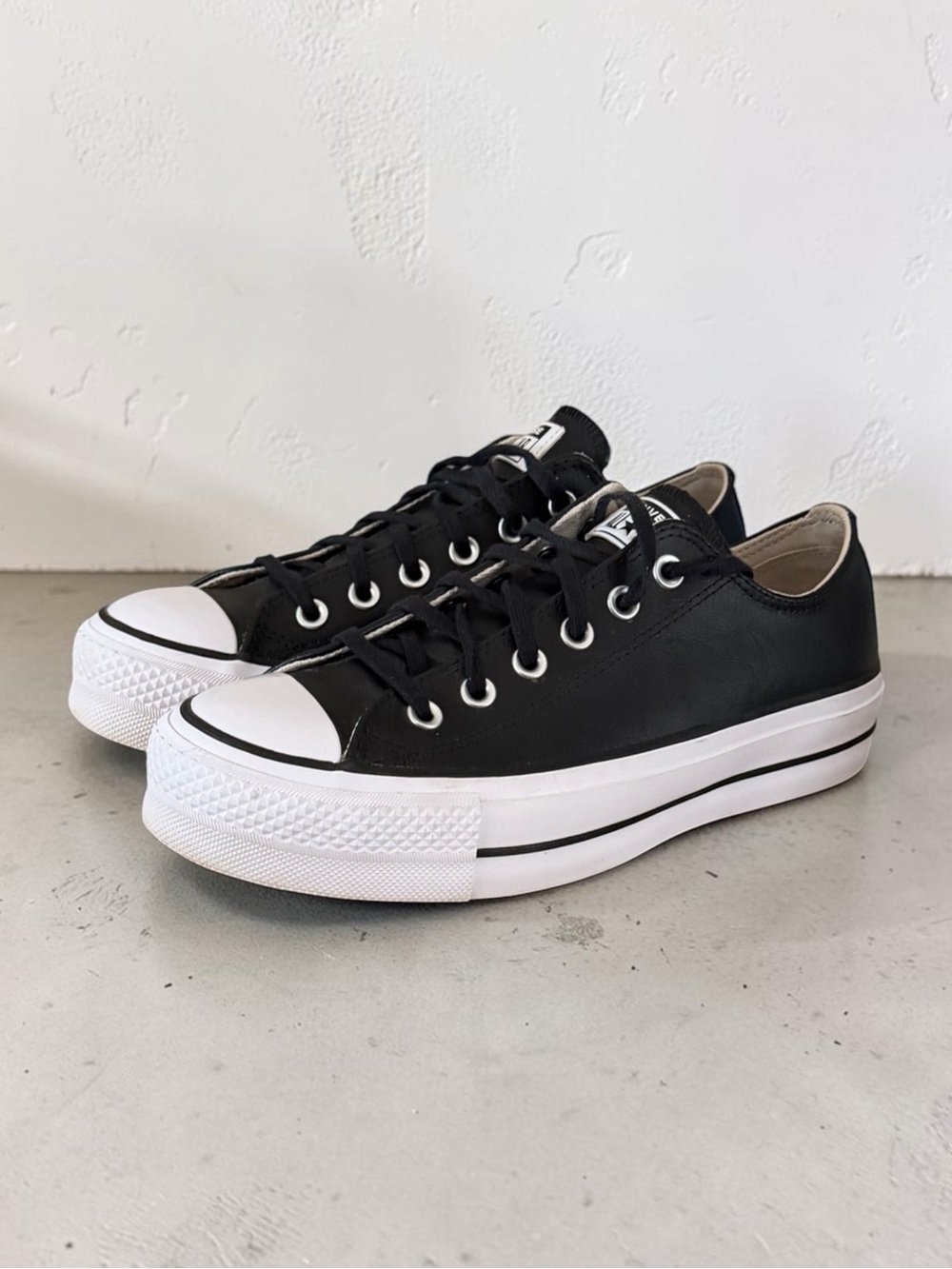 Converse Chuck Taylor All Star Lift Black Leather Platform Sneakers Women’s 8.5